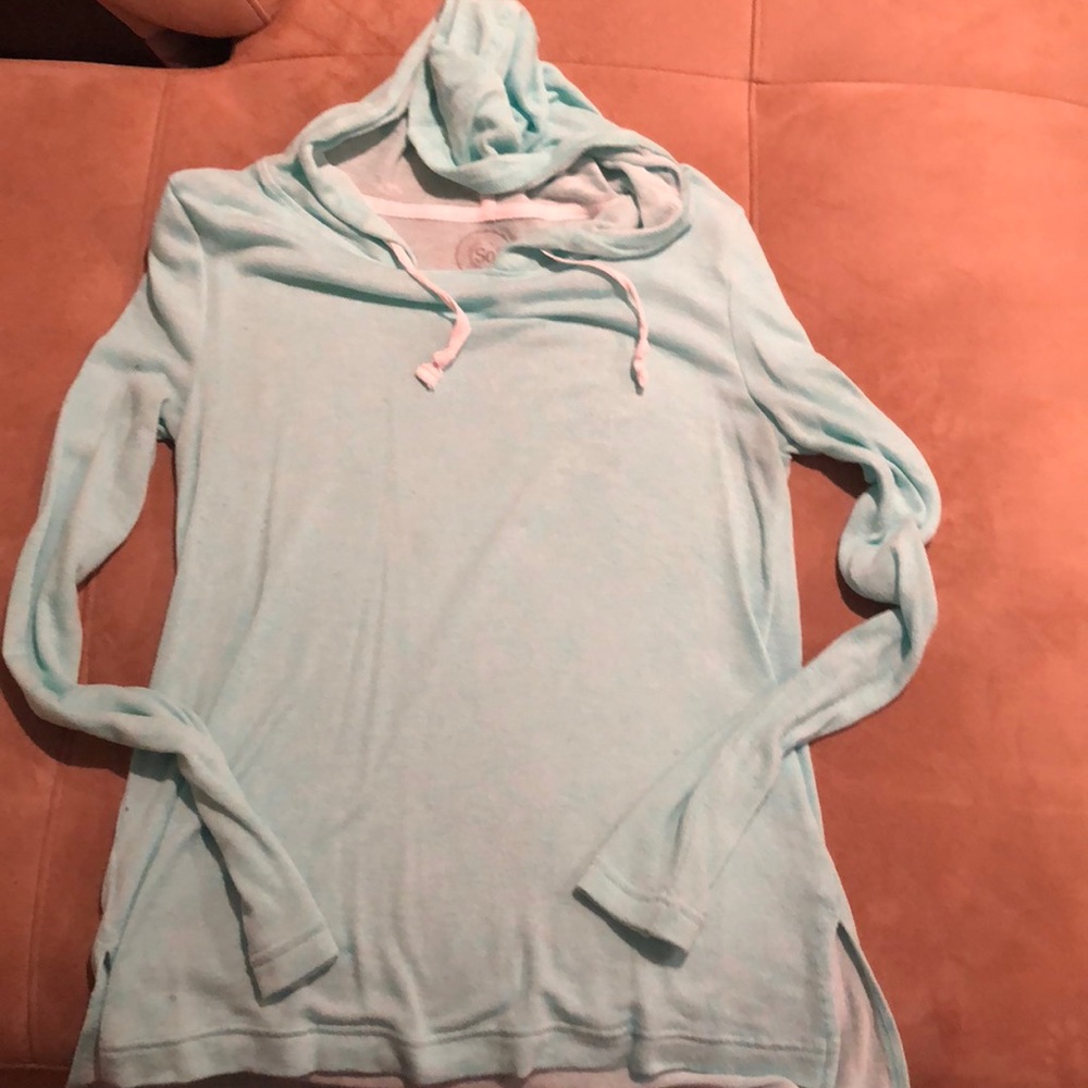 Long sleeve hooded shirt